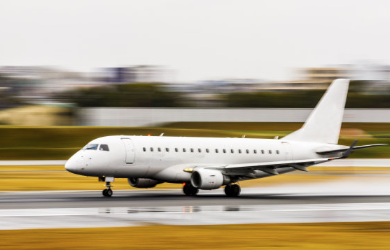 在機(jī)場(chǎng)進(jìn)行食品進(jìn)口報(bào)關(guān)要注意些什么