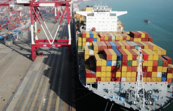 選擇合適的進(jìn)出口代理公司，可以幫助企業(yè)規(guī)避風(fēng)險，節(jié)省時間和成本